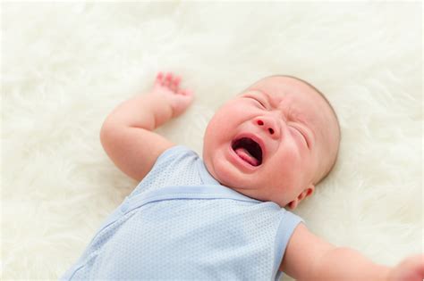 Apa Penyebab Bayi Menangis Pada Sore Dan Cara Mengatasinya